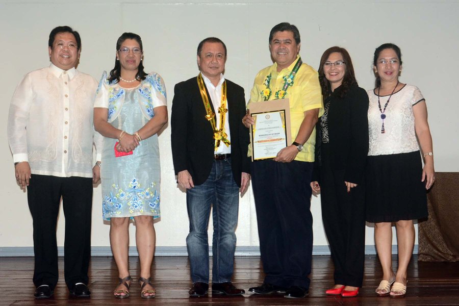 Mayor Danny Toreja received the Seal Of Good Housekeeping 2016 from DILG for sound fiscal and financial management of the Municipality of Ibaan.